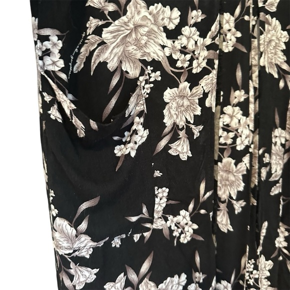 Spiritual Gangster Black Floral Kimono Open Tie Front Kimono Duster - Picture 7 of 13